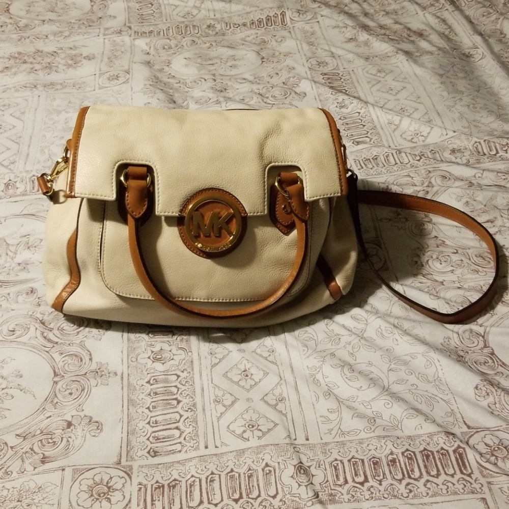 SOLD |  Michael Kors White Crossbody
